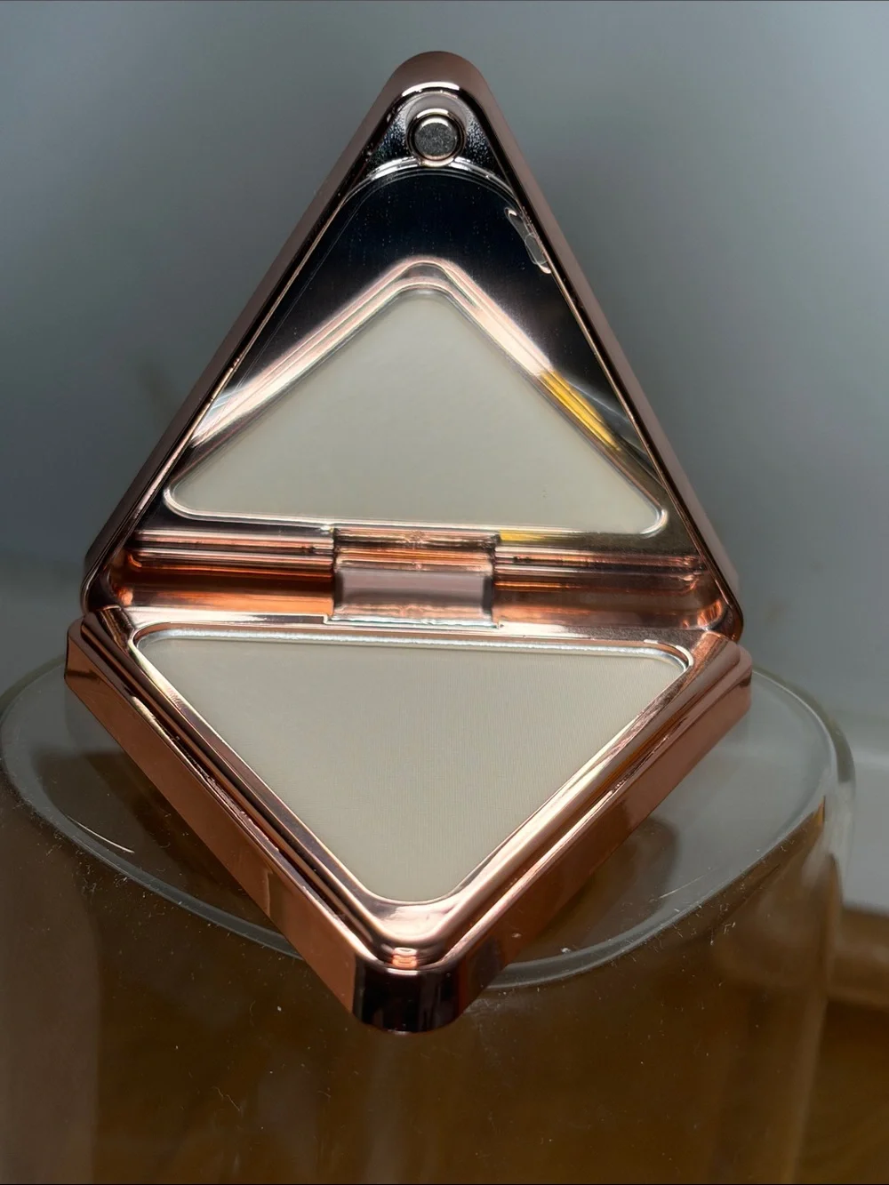 LYS Triple Fix Translucent Setting Powder in Resilience